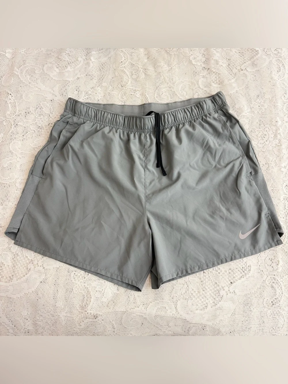Grey Women’s Nike Dry Fit Size Large Shorts